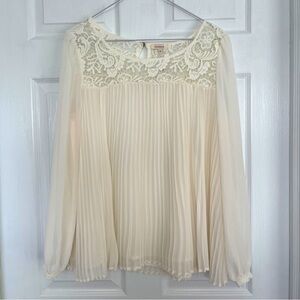 Sundance Cream Lace Pleated Blouse Sz M NWOT